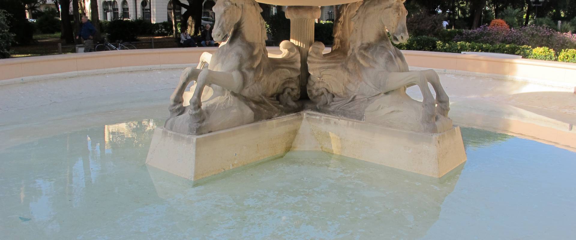 Rimini, fontana dei 4 cavalli 01 foto di Sailko